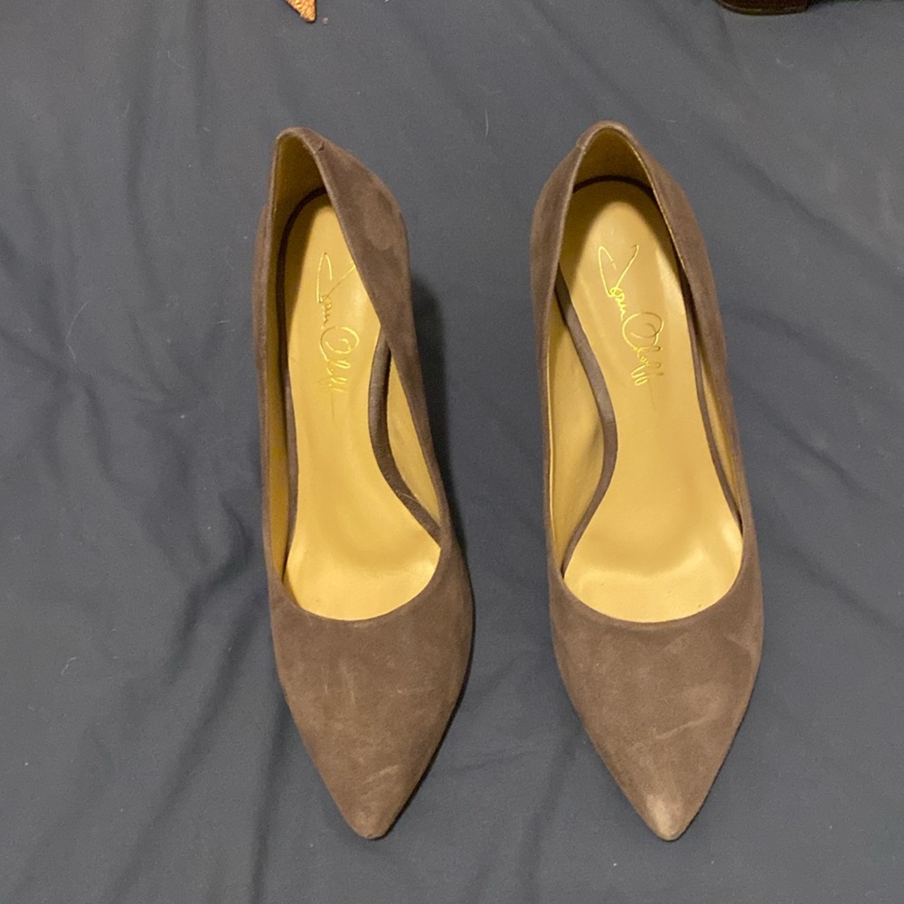 Joan Olaf pump. Size 8. Brown